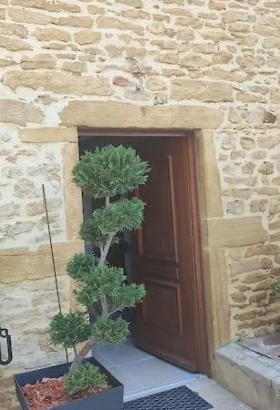 Le Des Pierres Dorees *